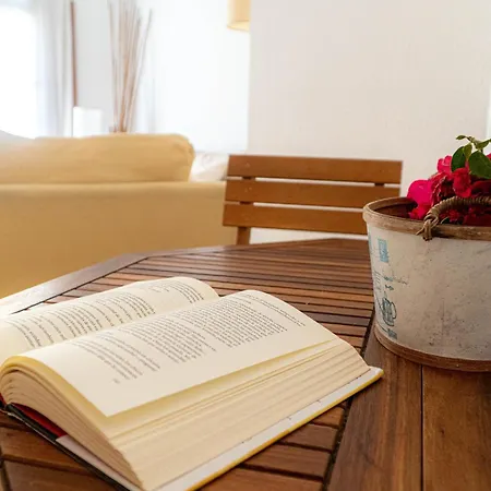 Апартаменти Light House Sherry